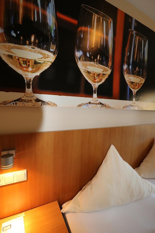 Christiana'S Wein & Art Hotel Бернкастель-Кюс Екстер'єр фото