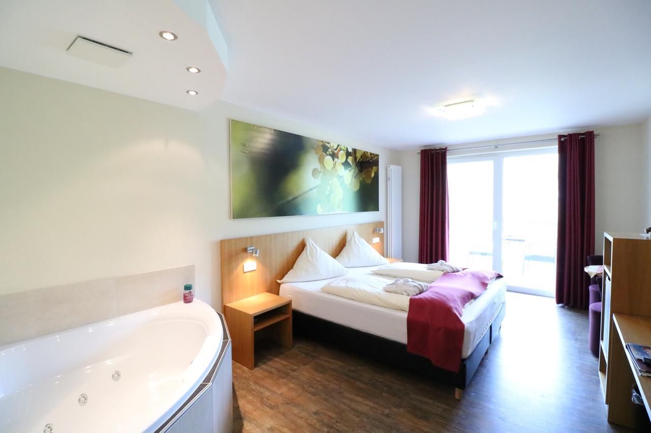 Christiana'S Wein & Art Hotel Бернкастель-Кюс Екстер'єр фото