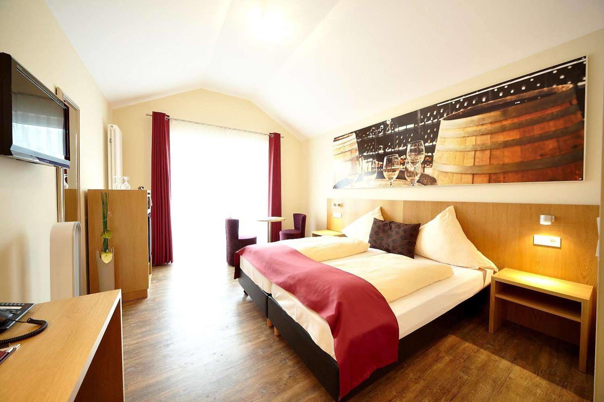 Christiana'S Wein & Art Hotel Бернкастель-Кюс Екстер'єр фото
