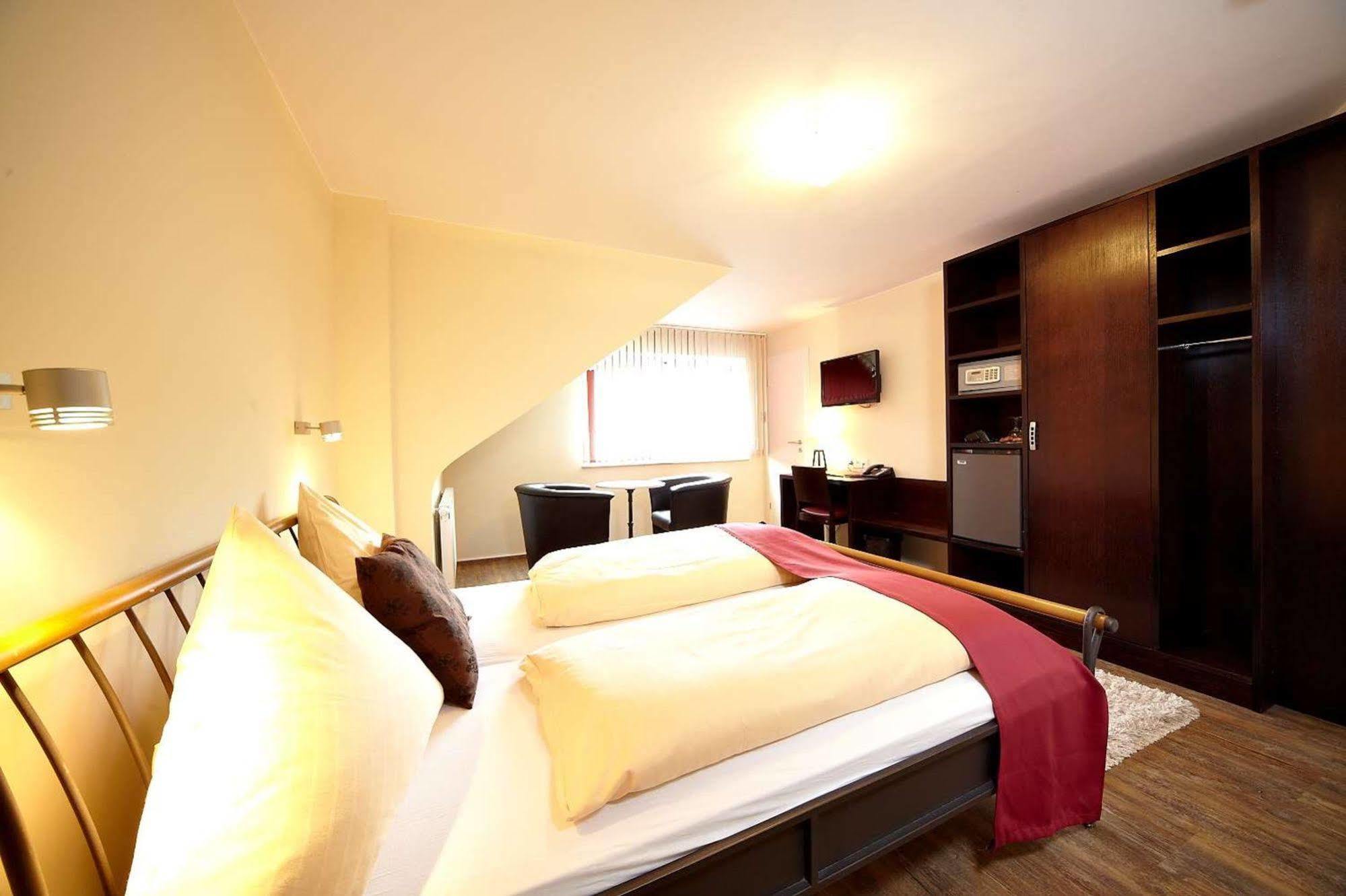 Christiana'S Wein & Art Hotel Бернкастель-Кюс Екстер'єр фото